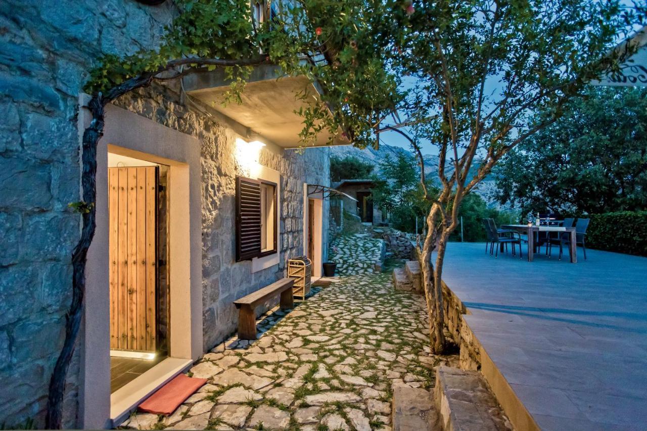 Villa Don Dan Zrnovnica Exterior photo
