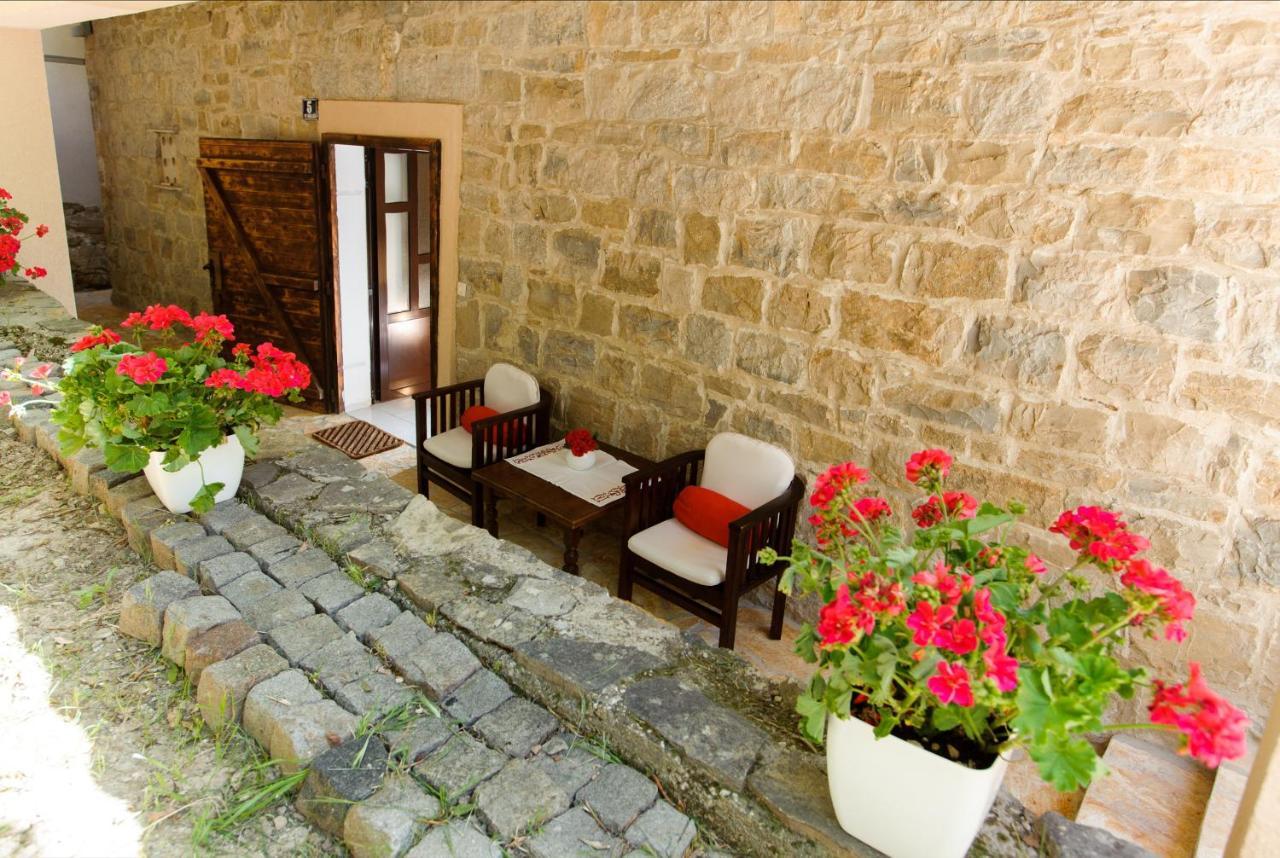 Villa Don Dan Zrnovnica Exterior photo