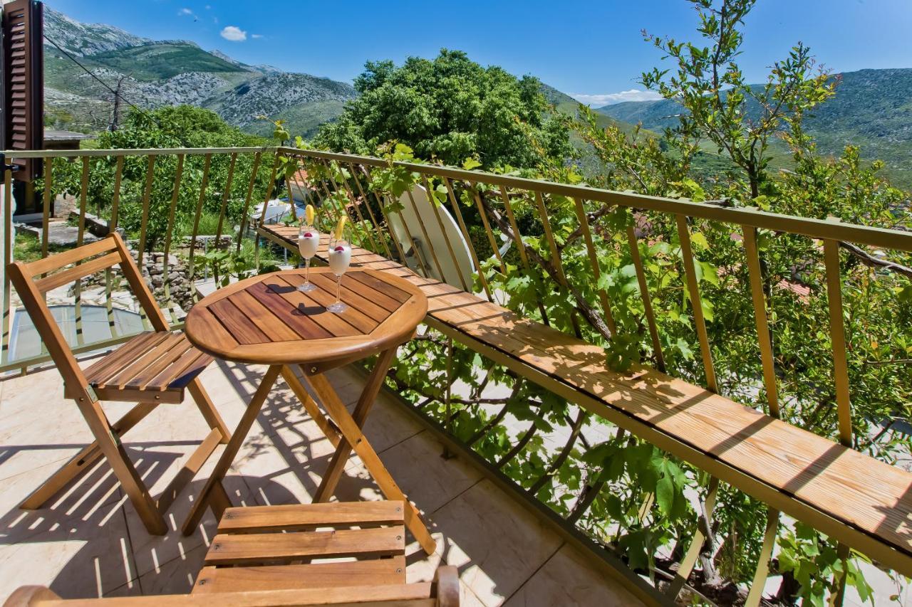 Villa Don Dan Zrnovnica Exterior photo